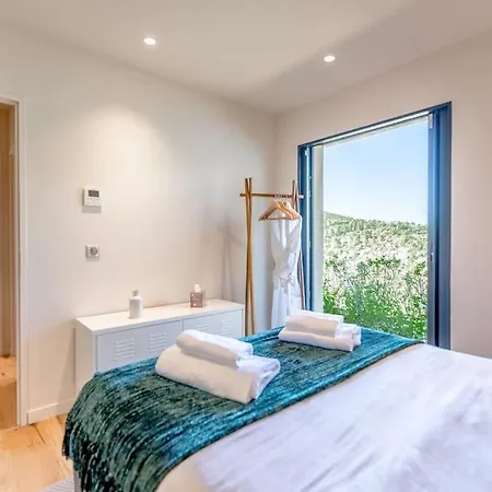 Prestige Avec Piscine Et Sa Vue Au Calme Grimaud