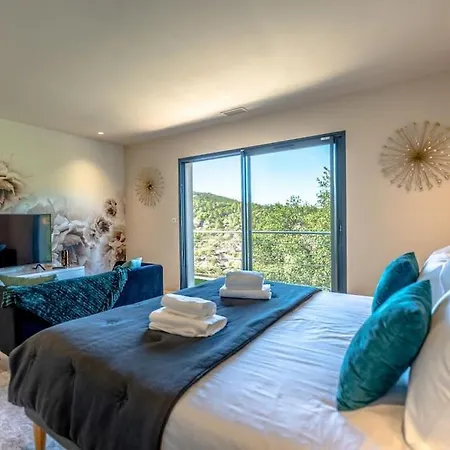 Prestige Avec Piscine Et Sa Vue Au Calme Villa