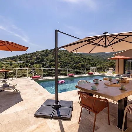 Villa Prestige Avec Piscine Et Sa Vue Au Calme Grimaud