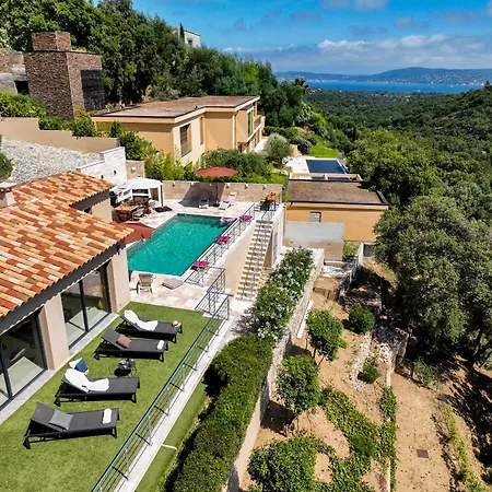 Prestige Avec Piscine Et Sa Vue Au Calme Villa