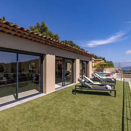 Prestige Avec Piscine Et Sa Vue Au Calme Grimaud